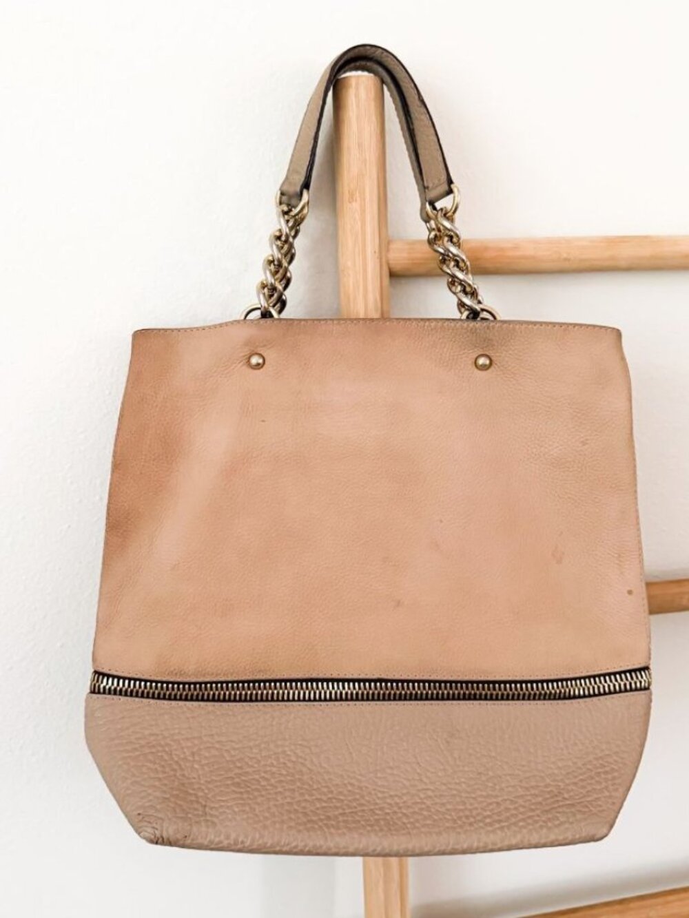 Carolina Herrera CH Leather Tote Beige Gold Chain Shoulder Bag Large Spain